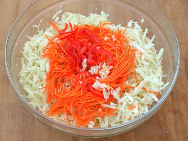 Добавить тертую морковь