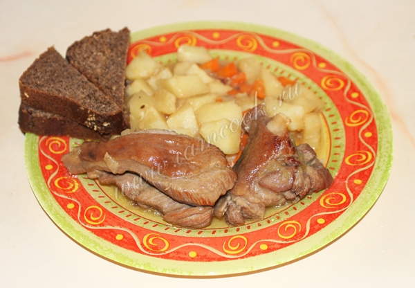 Индейка тушеная с картофелем