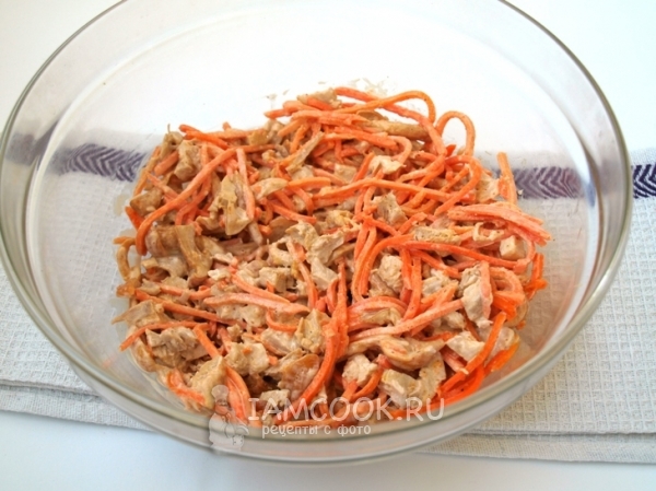 Заправить салат майонезом