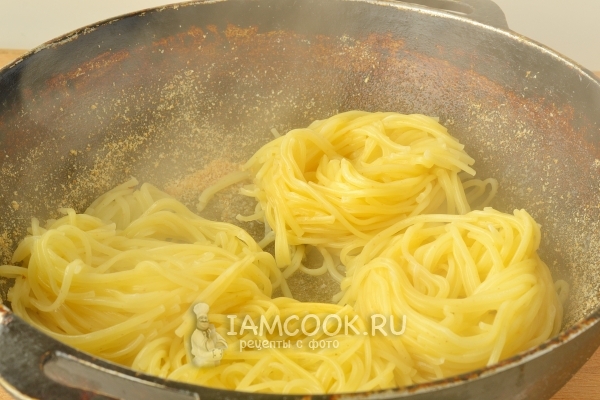 Выложить лапшу