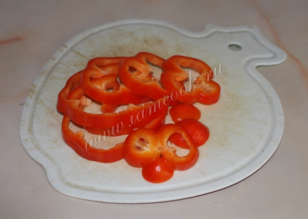 Сладкий перец нарезанный кольцами