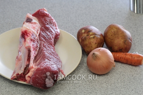 Ингредиенты для тушеной говядины с картошкой в мультиварке
