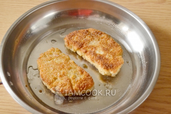Пожарить рыбные котлеты