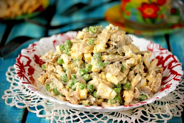 Рецепт грибного салата с курицей
