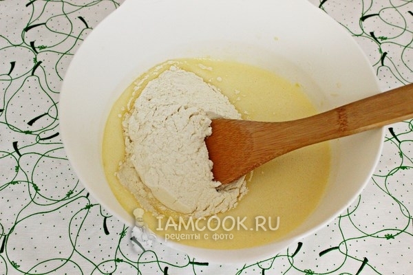 Всыпать муку