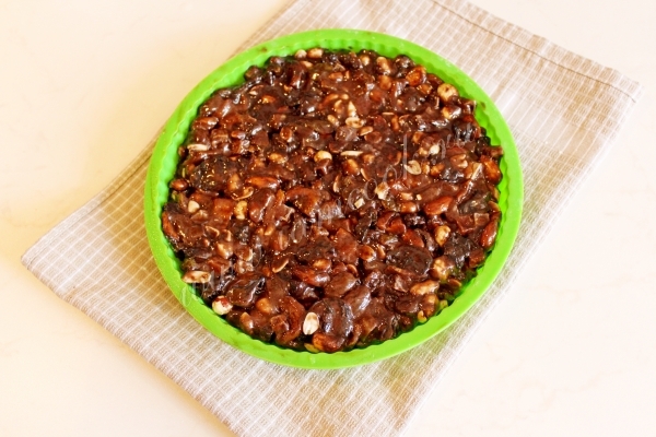 Масса для Панфорте в форме