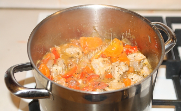 Тушение свинины с овощами на сковороде