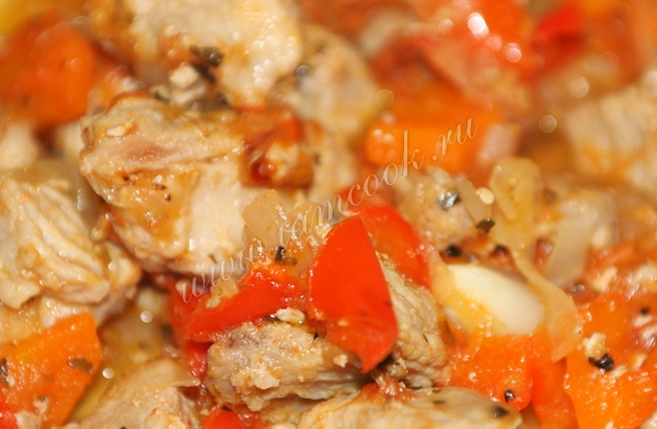 Тушеная свинина с овощами