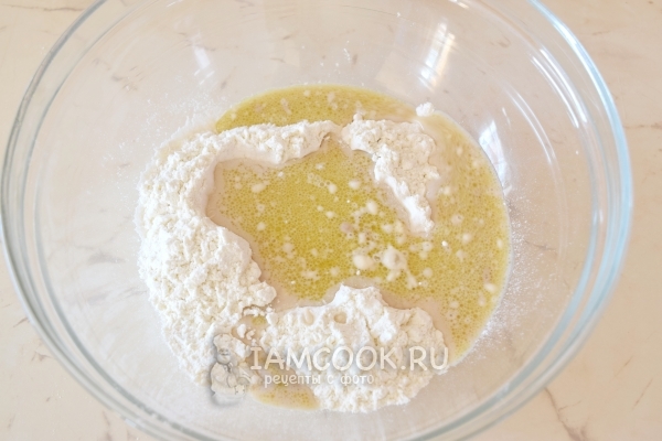 Влить опару