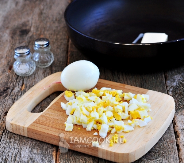 Порезать яйца