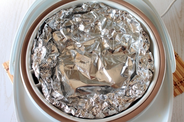 Укрыть рыбу фольгой