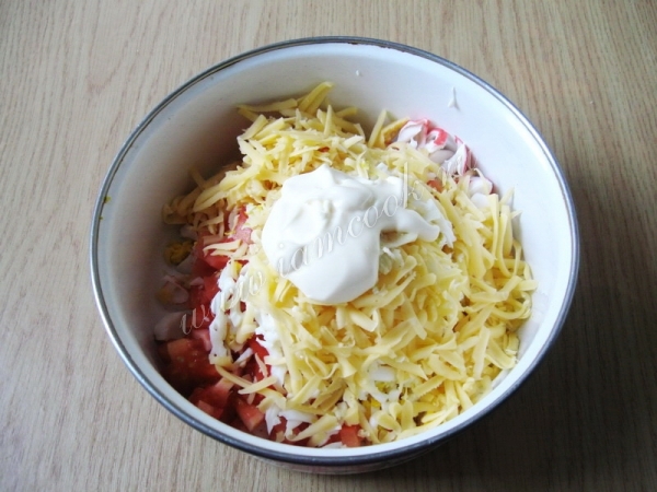 Заправить салат