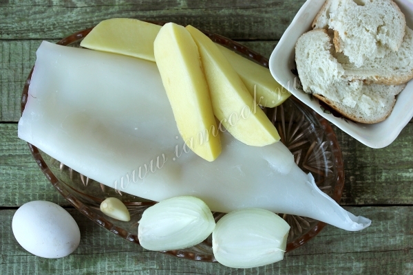 Ингредиенты для котлет из кальмаров