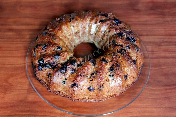 Готовим простой кекс на кефире с вареньем