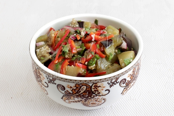 Фото острого салата с баклажанами