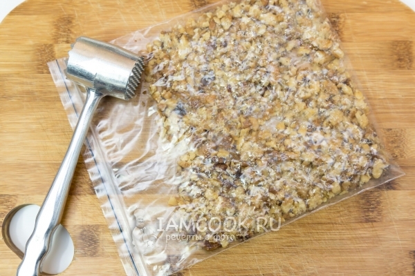 Орех колотый