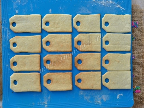 Запеченное печенье в виде чайного пакетика