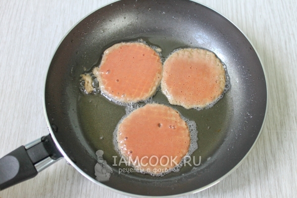 Пожарить печеночные гренки