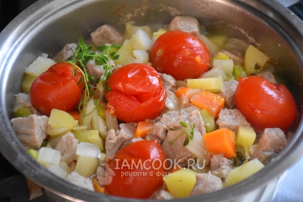 Положить помидоры