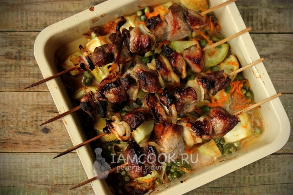 Рецепт шашлыка из свинины с овощами в духовке