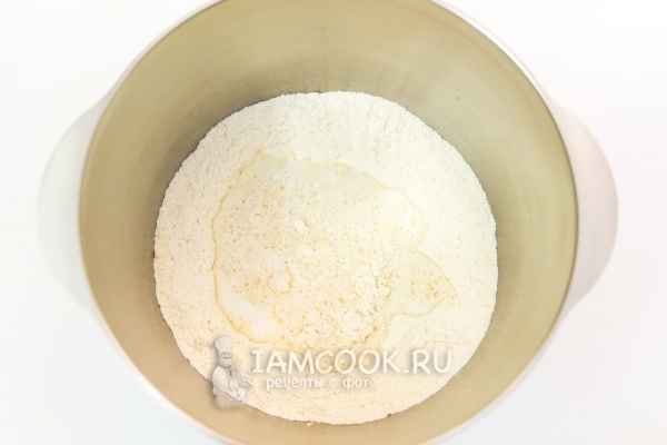 Смешать ингредиенты для теста