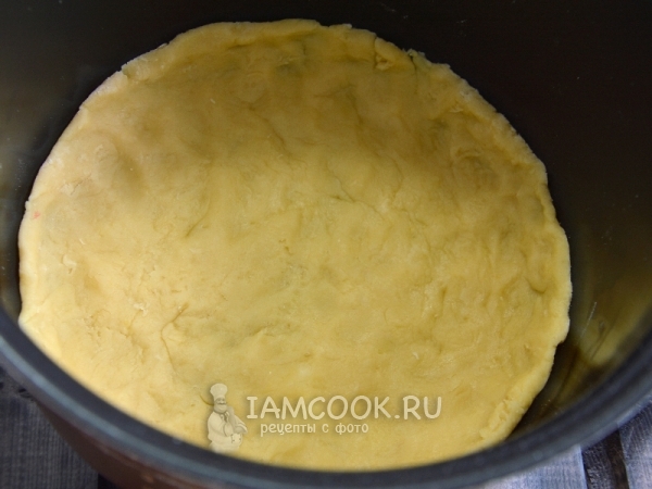 Сделали дно пирога