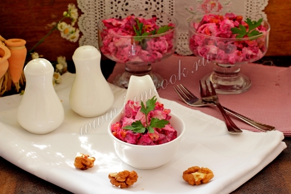 Салат из свеклы и курицы