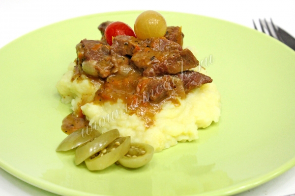 Рецепт говяжьего гуляша в мультиварке