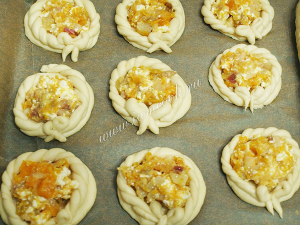 Ватрушкий из творога и фруктов