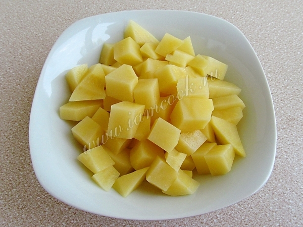 картофель кубиками