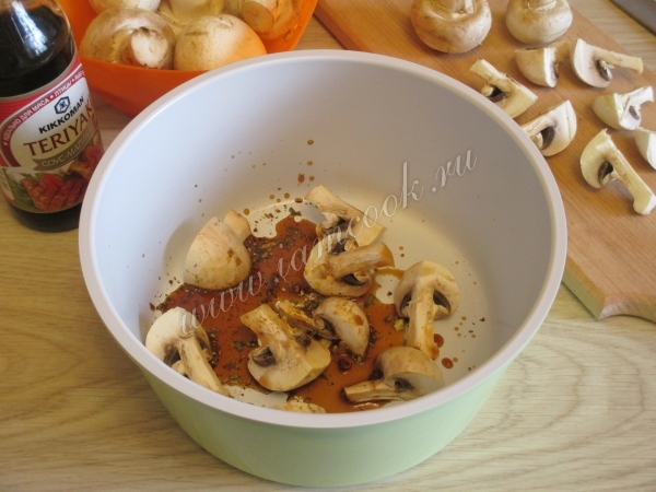 Шампиньоны с приправами