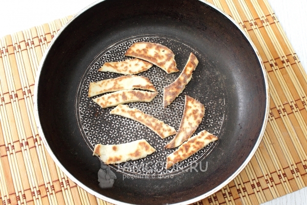 Жарим остатки теста