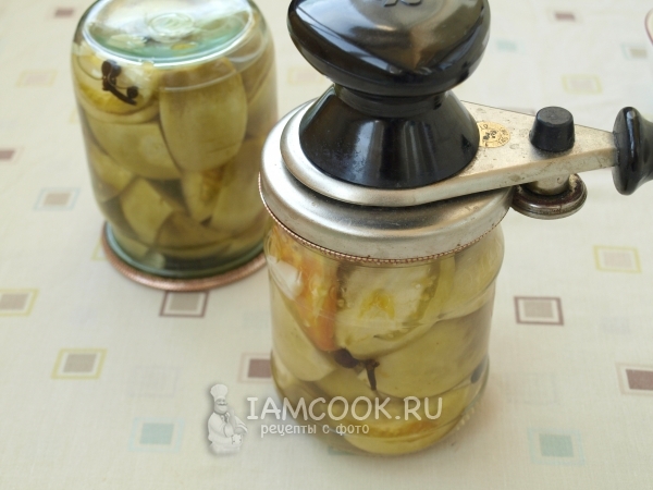 Закатать банки крышками