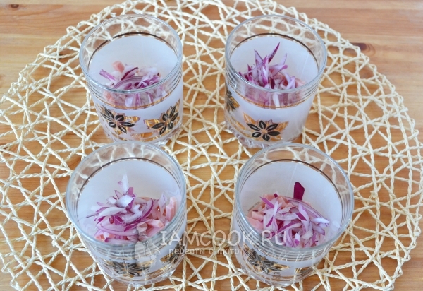 Положить лук