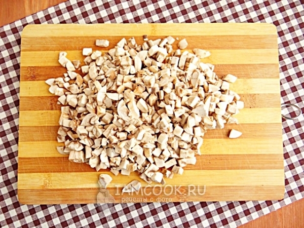 Порезать грибы