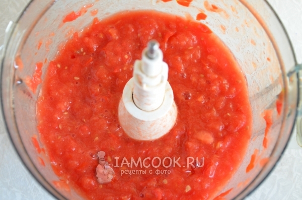 Измельчить помидоры