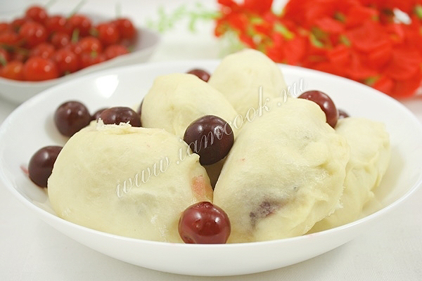 Рецепт вареников с вишней в мультиварке