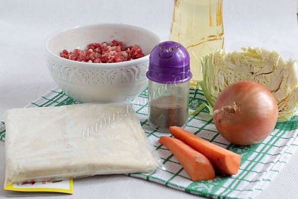 Ингредиенты для кулебяки из слоеного теста