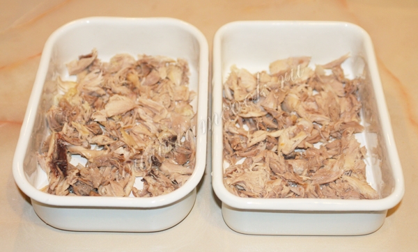 Курица в лотках