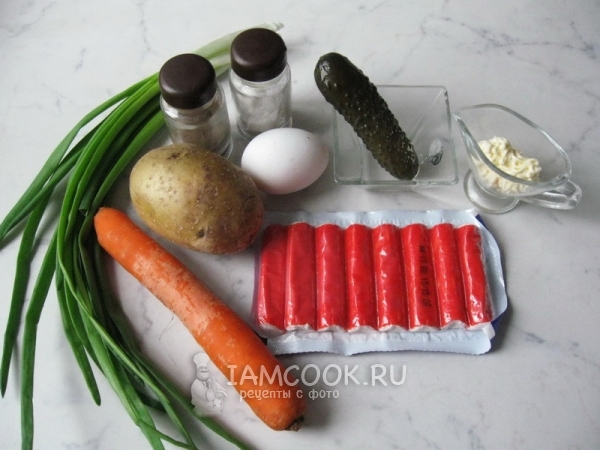 Ингредиенты для салата из крабовых палочек с яйцами и картофелем