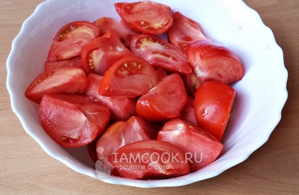 Порезать помидоры