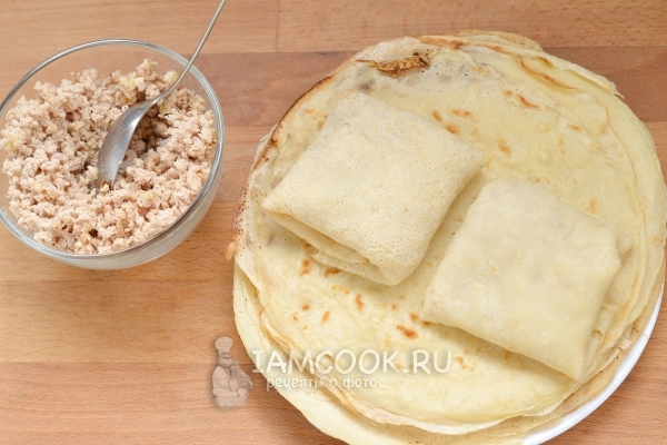 Свернуть блин конвертиком