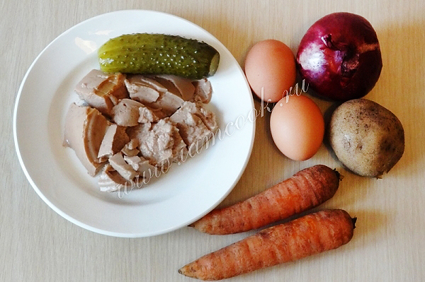 Ингредиенты для дальневосточного салата с печенью трески