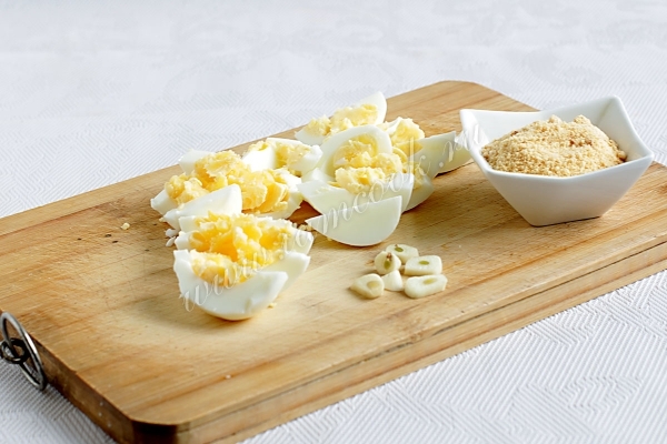 Яйца и чеснок