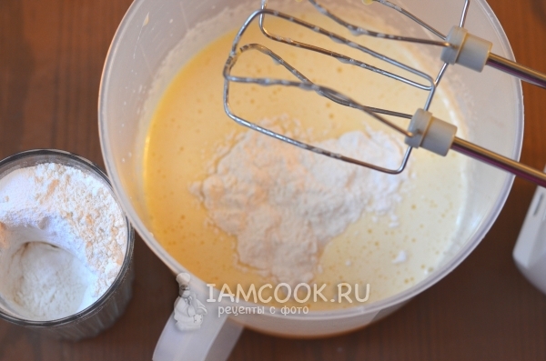 Всыпать муку