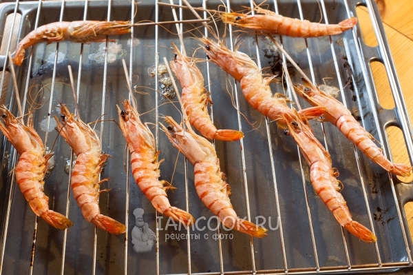 Пожарить креветки