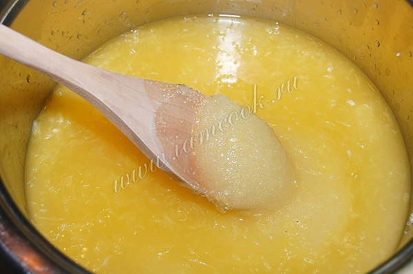 Размешиваем сахар