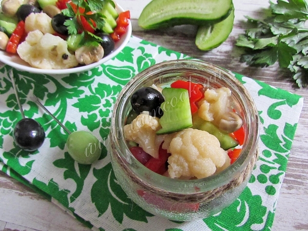 Рецепт овощного салата с грибами в маринаде