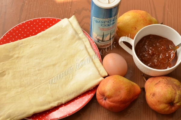 Ингредиенты для слоеного пирога с грушей