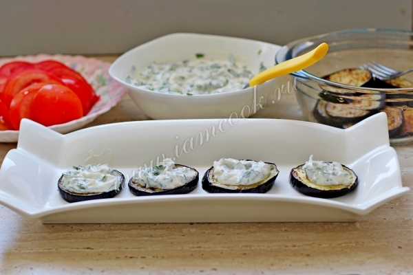 Баклажаны с соусом